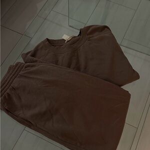 Brown Sweatshirt and Joggers Set